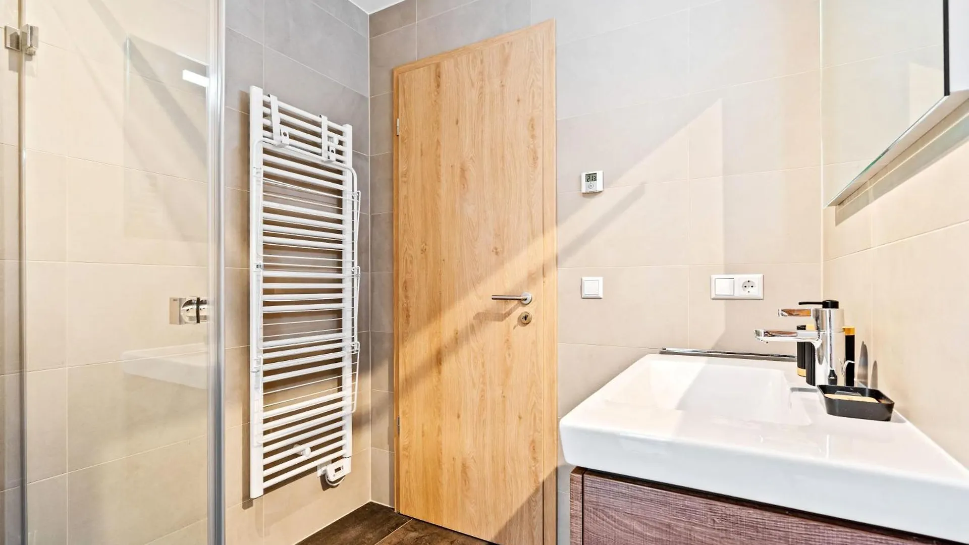 Elegant Comfort Modern Apartment In Limpertsberg Luxembourg Luxembourg